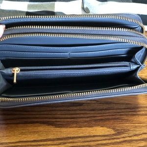 2 zipper wallet